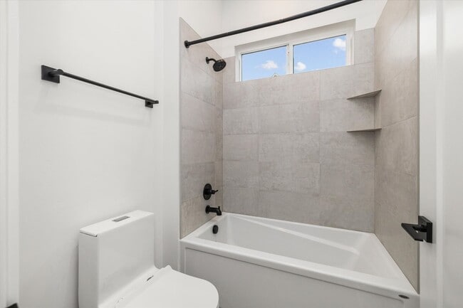 Building Photo - 7786 W Diamond Lk Dr