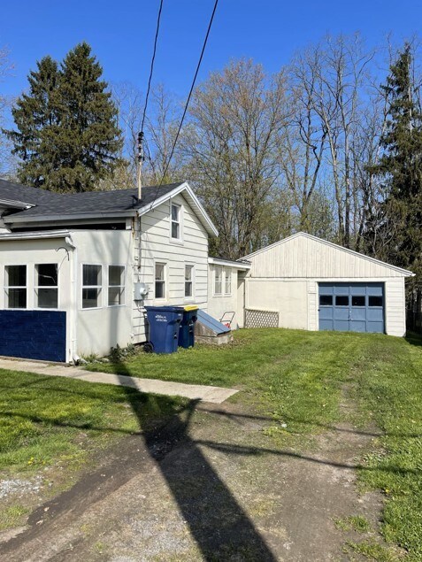 Building Photo - 209 Park Dr