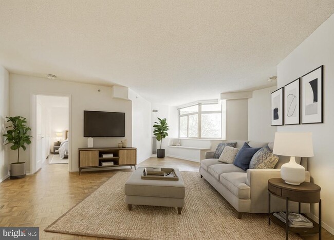 Building Photo - 7111 Woodmont Ave