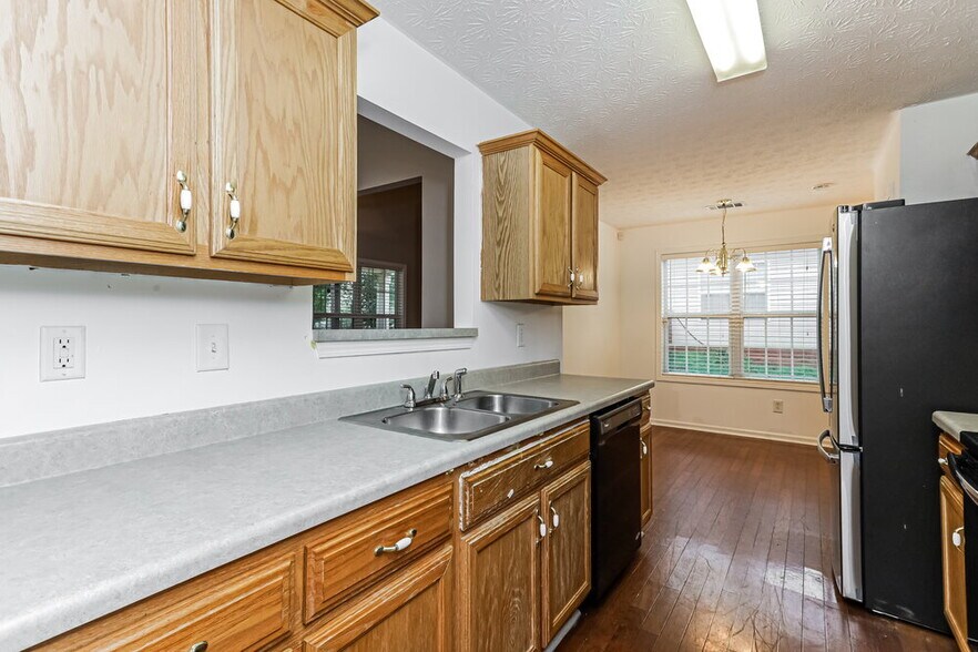 Building Photo - 437 Camella Cir