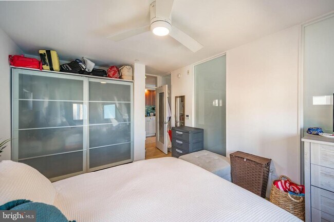 Building Photo - 152 W Laurel St