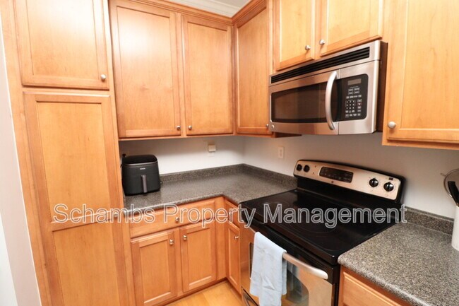 Building Photo - 933 Portstewart Dr