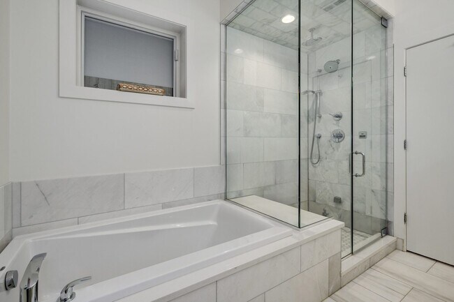 Building Photo - 1516 W Ohio St