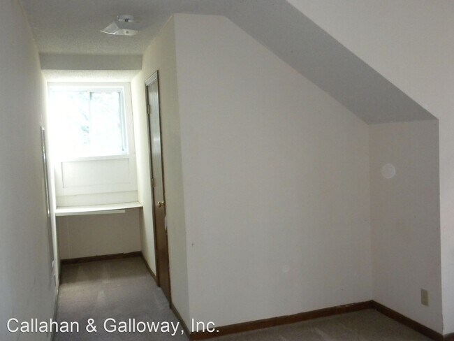 Building Photo - 1410 University Ave