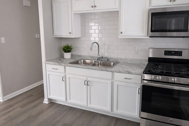 Building Photo - Cute Two Bedroom near KU Medical Center