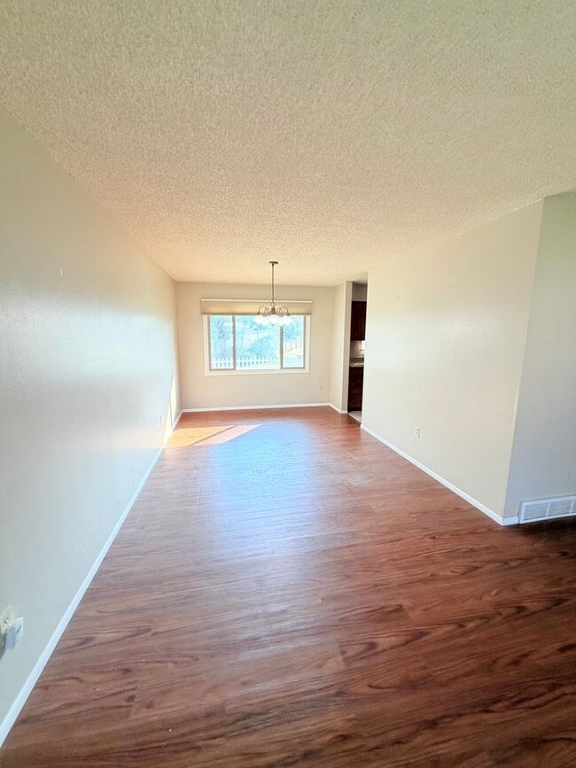 Building Photo - 433 Beaverhead Ct