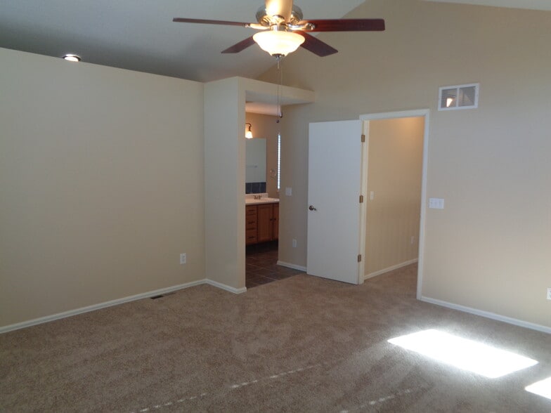 Building Photo - 17051 Numa Pl