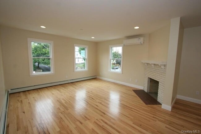 Building Photo - 385 Palisade Ave