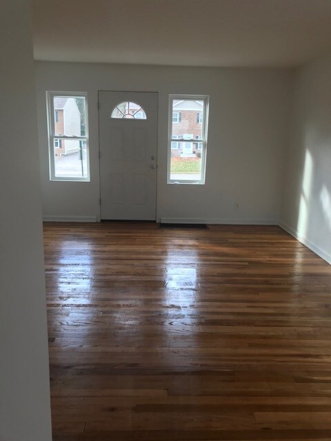 Living Room - 59 S Pershing Ave