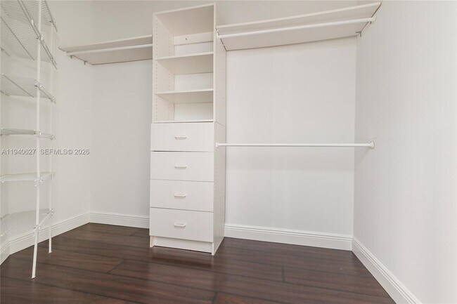 Building Photo - 1051 Woodfall Ct