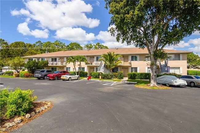 Building Photo - 190 Palm Dr