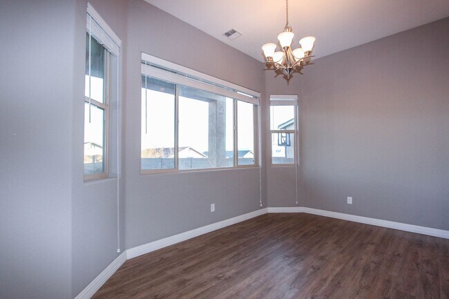 Building Photo - Three Bedroom Granville Home