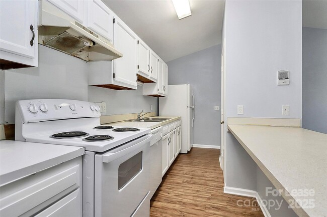 Building Photo - 6146 Meadow Rose Ln