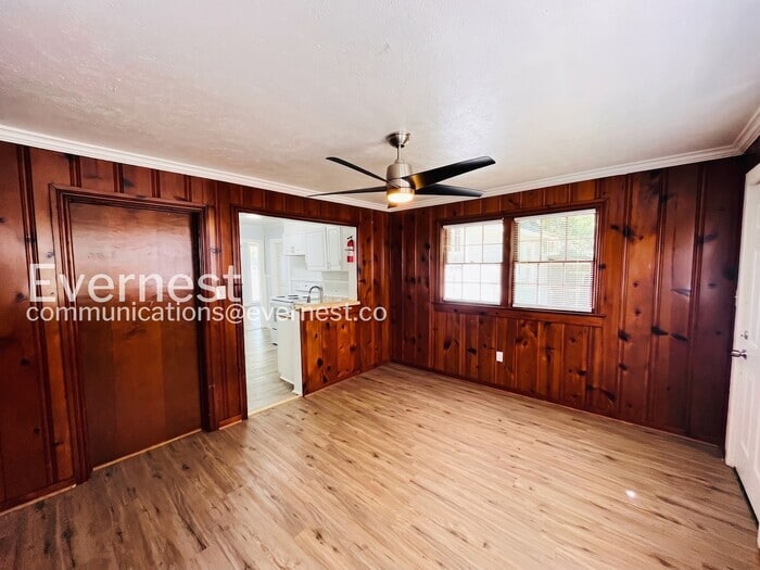 Building Photo - 521 Launcelot Rd