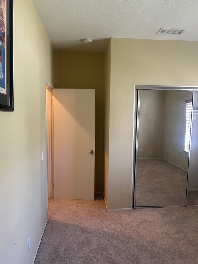 Building Photo - 1000 Driftwood Cir