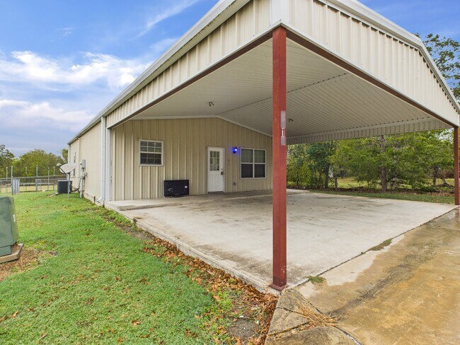 Building Photo - 5822 Leonard Rd