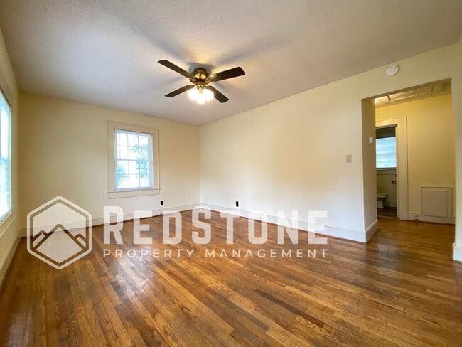 Building Photo - 219 W Summerbell Ave