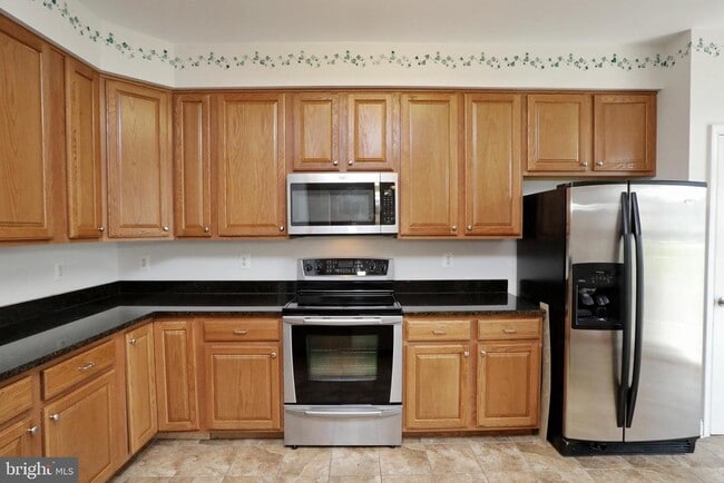 Building Photo - 1028 Llano Dr