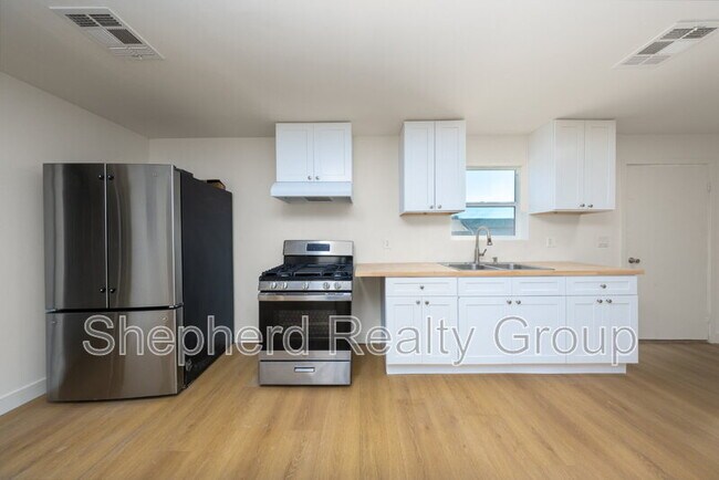 Building Photo - 7721 Janet Ave