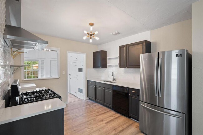 Building Photo - 4625 3rd Ave S