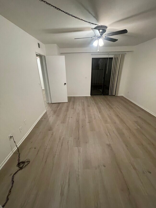 Master Bedroom - 21372 Brookhurst St