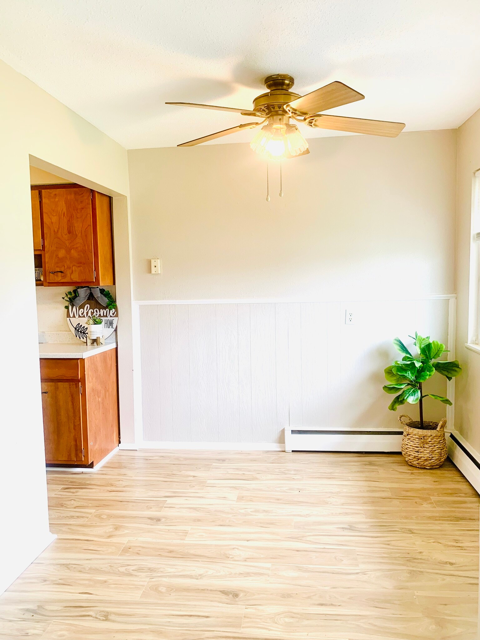 Dining Area - 1028 Conant St