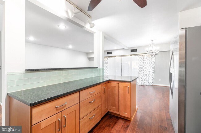 Building Photo - 7802 Dassett Ct