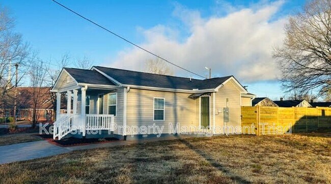 Building Photo - 1405 Leonard Ave