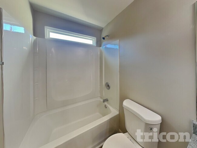 Building Photo - 2121 Serenity Dr NW