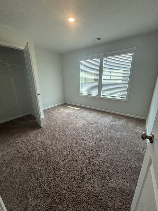 Building Photo - This one won't last long