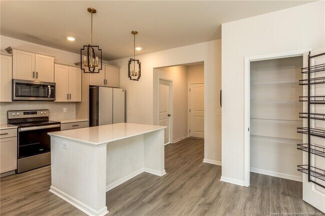 Building Photo - 308 Countryside Dr