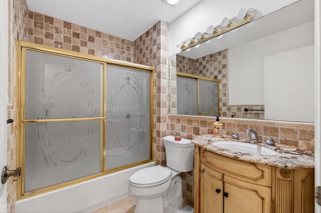 Building Photo - 7865 La Mirada Dr