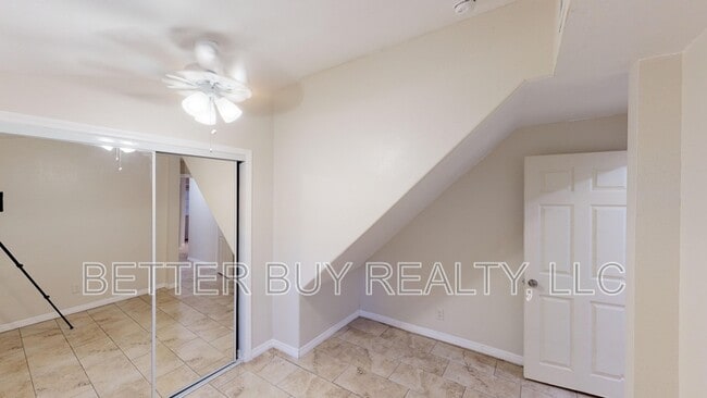 Building Photo - 300 N Church St