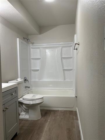 Building Photo - 407 N Justin Ave