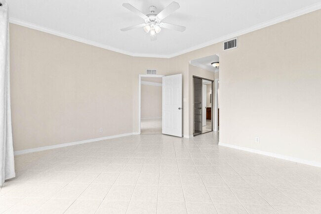 Building Photo - 5465 Monterey Cir