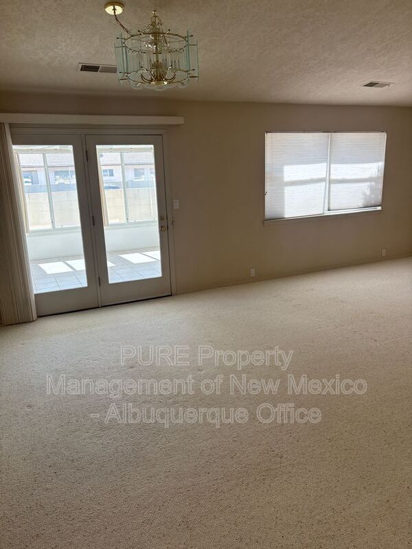Building Photo - 10901 Lagrange Park Dr NE