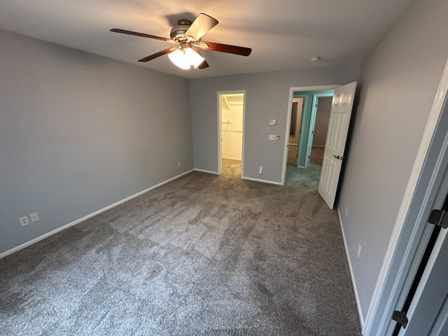 Building Photo - 9491 Cove Creek Dr
