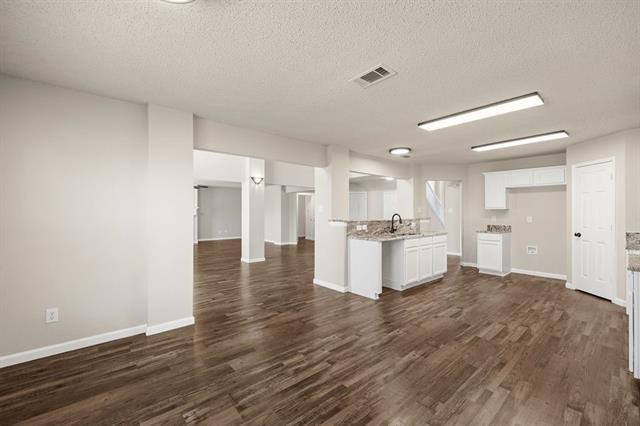 Building Photo - 6209 San Marino Dr