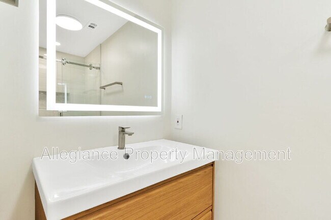 Building Photo - 6630 Medinah Ln