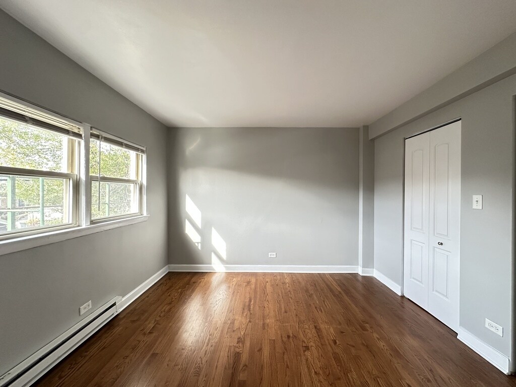 Building Photo - 7632 N Milwaukee Ave