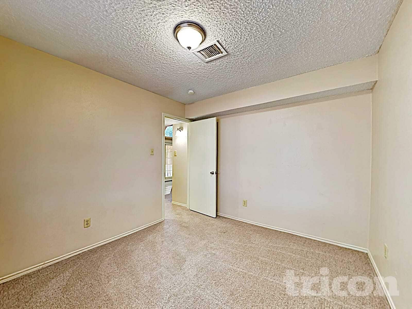 Building Photo - 1304 Farley Dr