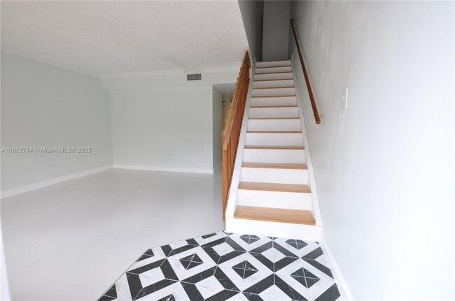 Building Photo - 7804 SW 102nd Ln
