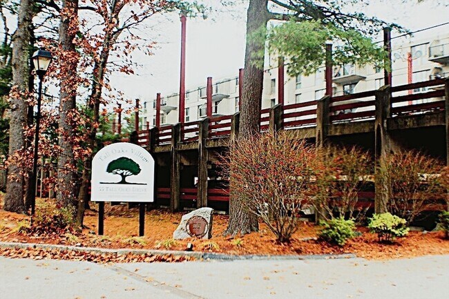 Building Photo - 55 Tall Oaks Dr