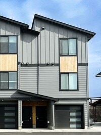 Building Photo - 3787-3787 Klindt Dr