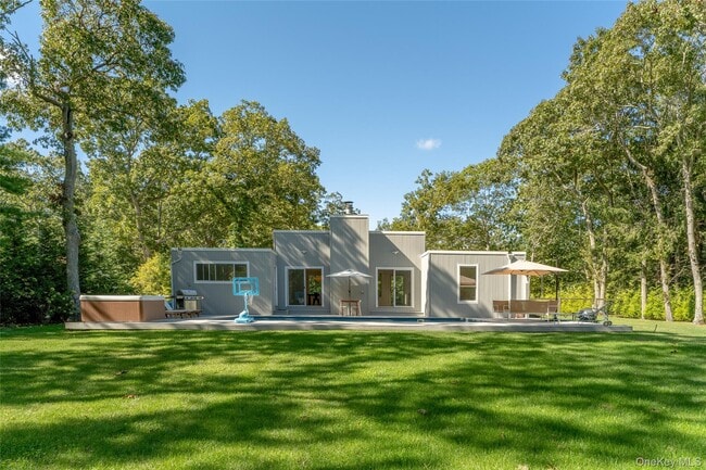 Building Photo - 26 Wintergreen Way