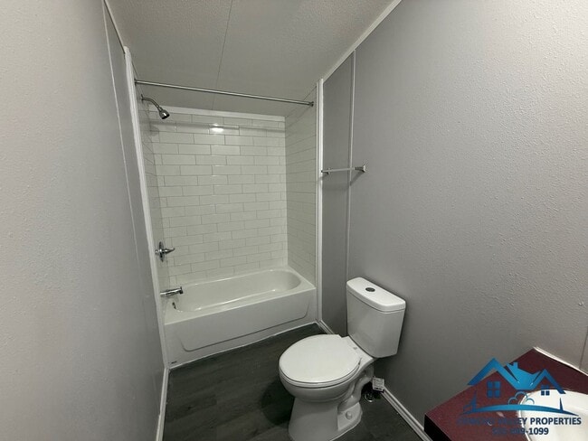 Building Photo - For Sale or Rent-to-own - 3 Bed/ 2 Bath on One Acre in Grape Creek