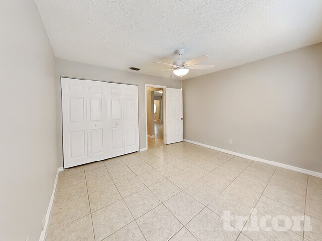 Building Photo - 818 Tarawood Ln