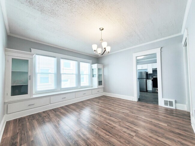 Building Photo - 3447 Altamont Rd