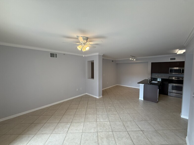 Building Photo - 6386 Emerald Dunes Dr