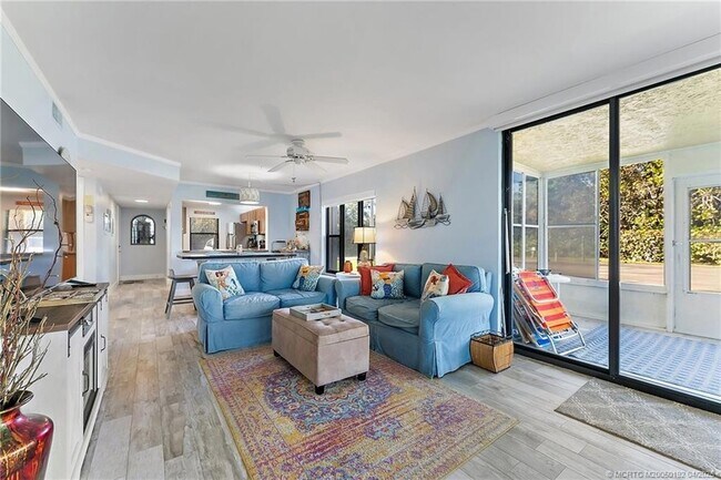 Building Photo - 7370 S Ocean Dr